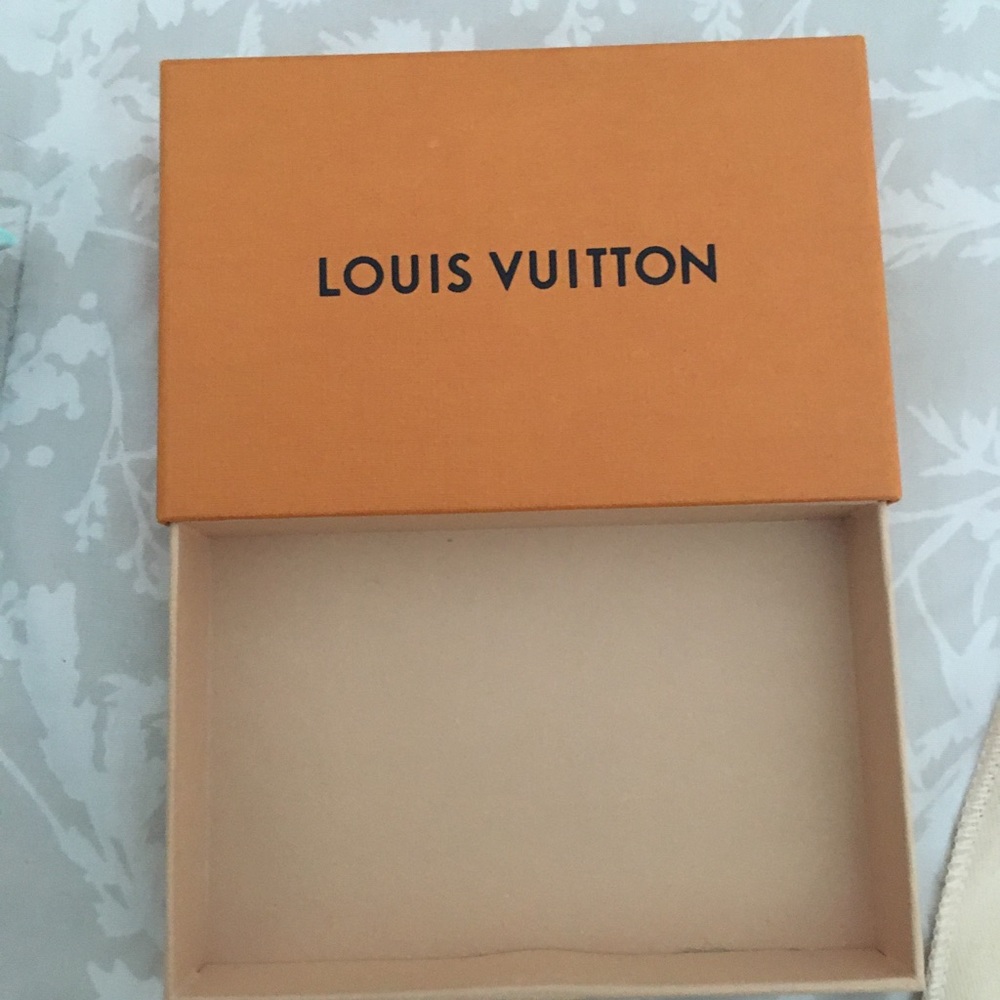 Lv wallet box